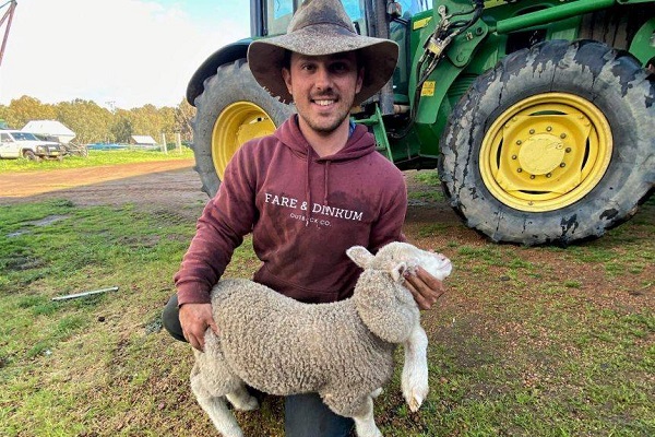 The Kojonup five-legged, six-footed lamb… – 6PR