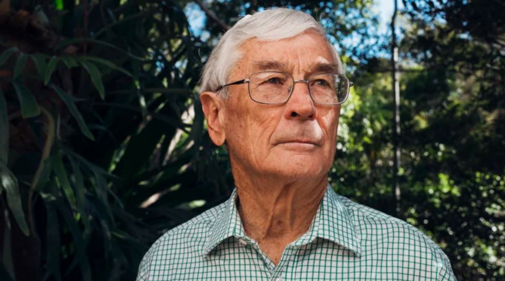 Article image for Dick Smith urges freedom for WikiLeaks leader