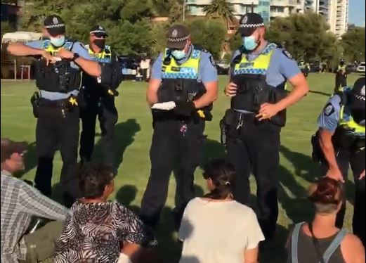 Article image for WATCH THE VIDEO: Police arrest 16 anti-vax protesters at Langley Park