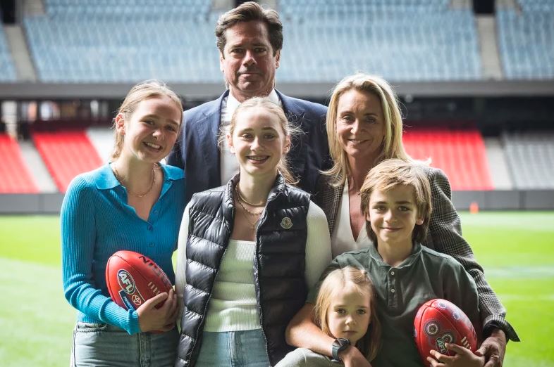 Article image for Emotional AFL boss Gillon McLachlan leaves footy for family