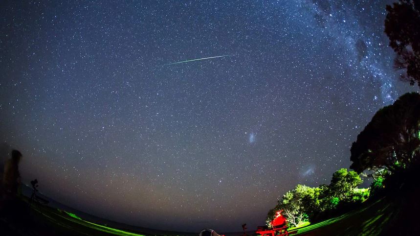 Article image for Sky watchers set for meteor shower spectacle this weekend