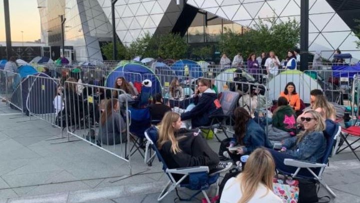 Article image for Billie Eilish superfans queue out overnight at Perth RAC Arena