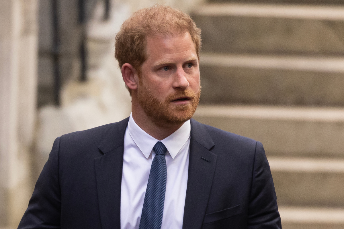 Article image for Prince Harry makes surprise appearance before phone hacking case