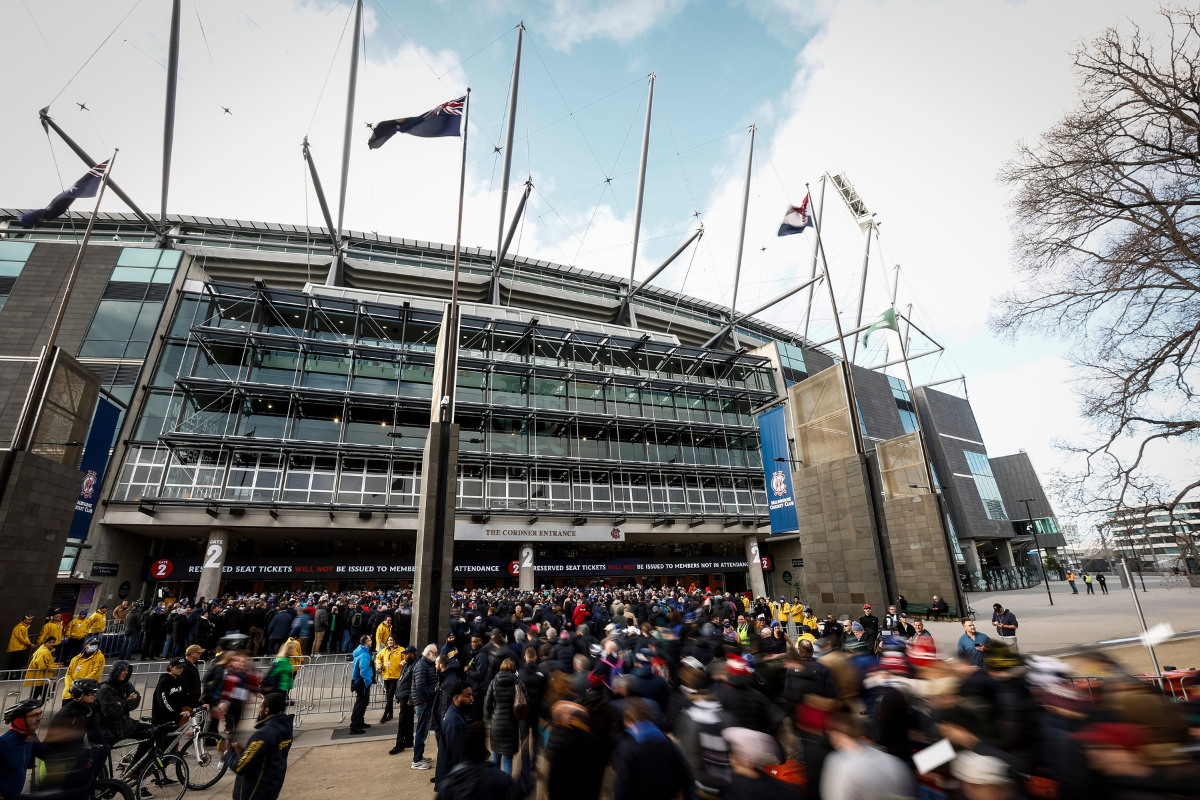 Article image for AFL fans want the grand final to remain an afternoon affair