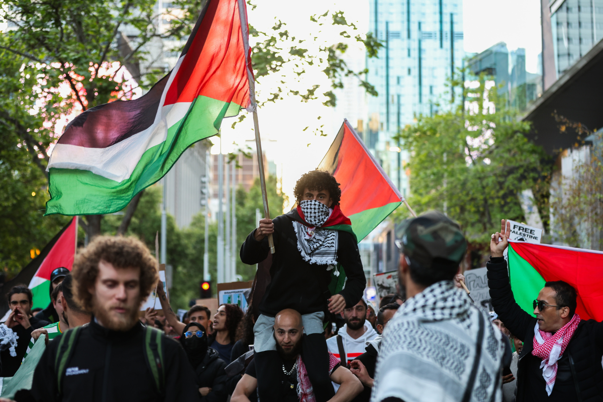 Article image for Activists promise peace as pro-Palestine movement builds