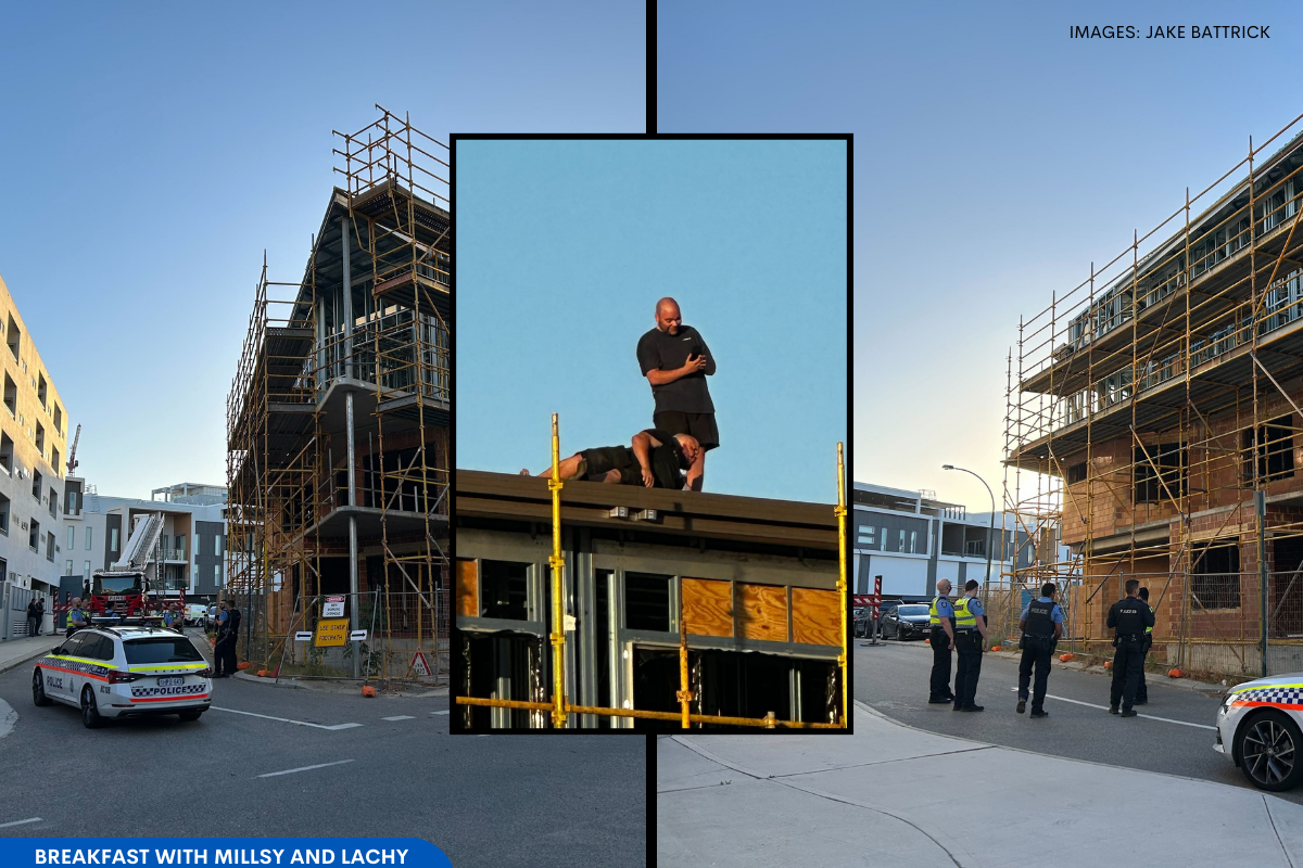 Article image for BREAKING: Police on site of six-hour rooftop standoff