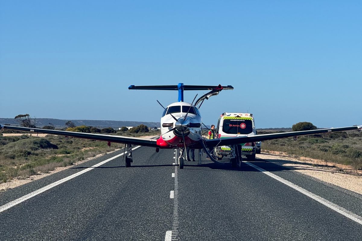 Article image for Wet weather forces Royal Flying Doctor Service pilots to use the Eyre Highway as a landing strip