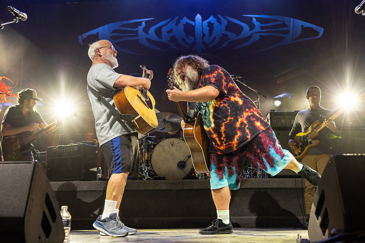 Article image for Calls for US band Tenacious D to be kicked out of Australia after on-stage comment