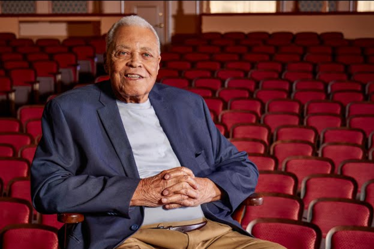 Article image for Entertainment with Peter Ford: James Earl Jones dies aged 93