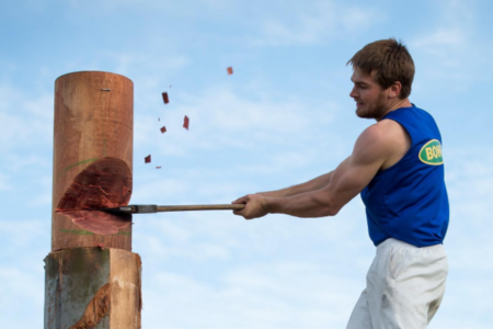 Axing the competition: Wood chopping a hit at the Royal Show