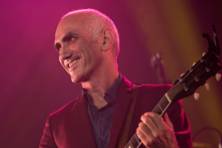 Paul Kelly strives for an intimate feel at his arena concert