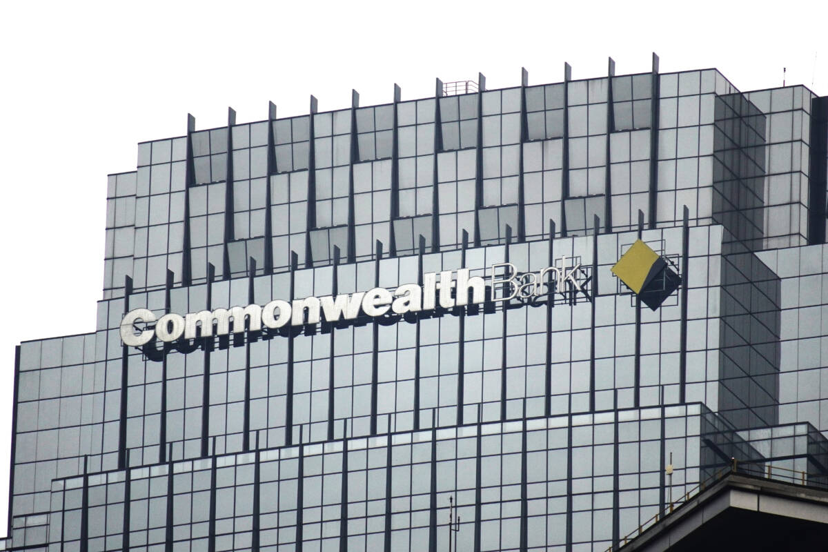 Article image for Commonwealth Bank backflips on cash withdrawal fee