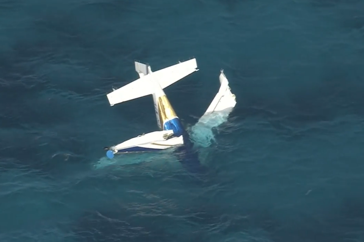 Article image for Local boaties praised for rescuing survivors of the fatal Rottnest seaplane crash as the investigation commences