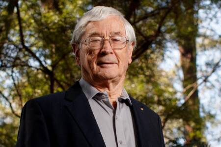 Entrepreneur Dick Smith campaigns for nuclear