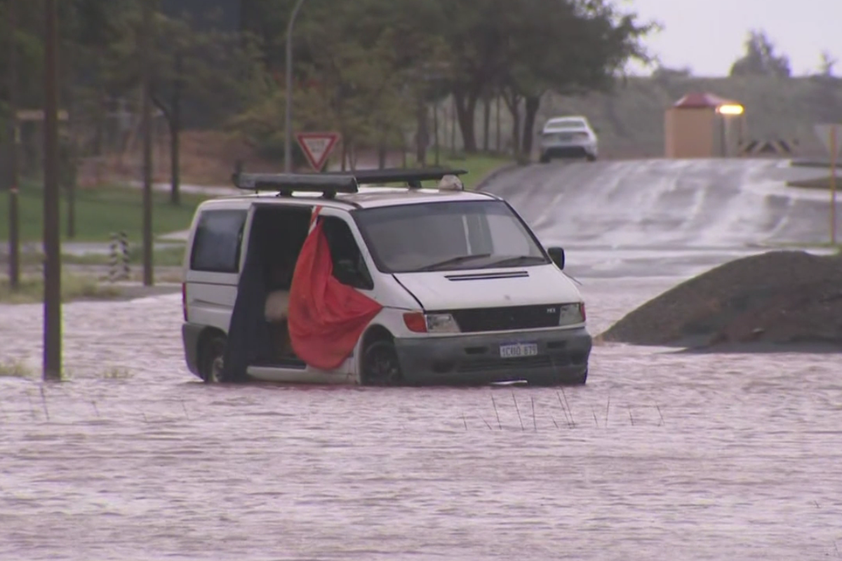 Article image for Locals share their concerns as the impending cyclone Zelia heads towards land